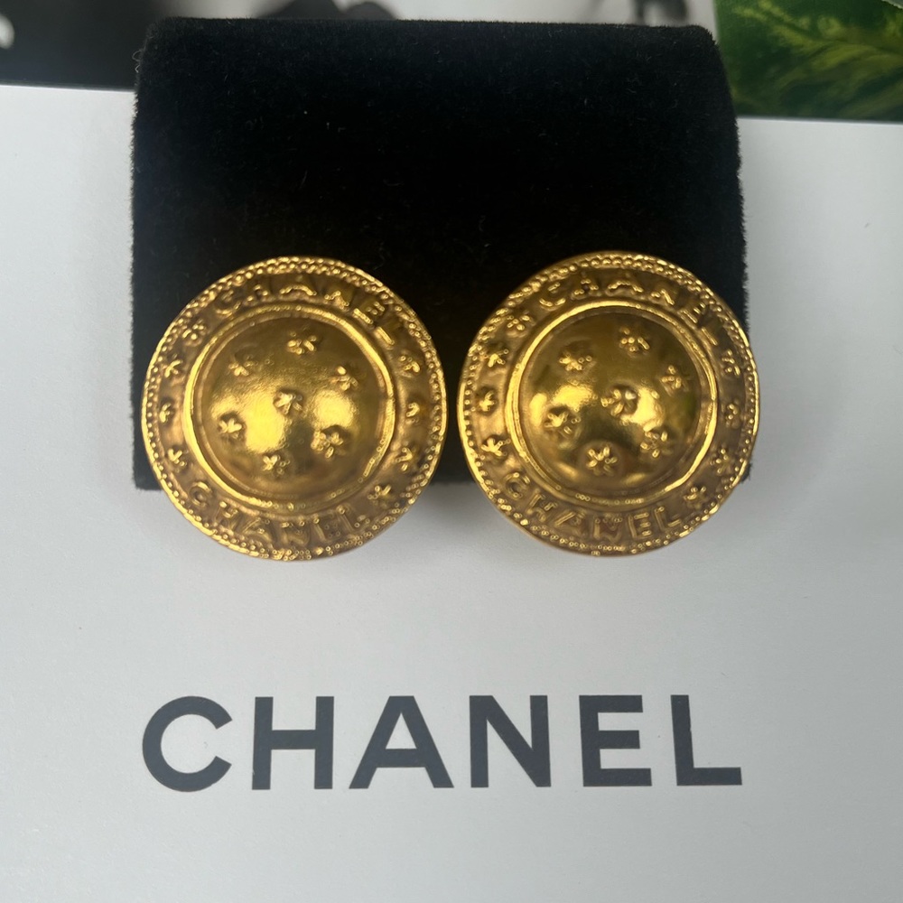 CHANEL Vintage Star Earrings